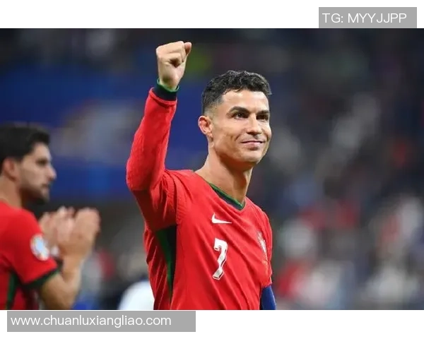 崇拜与追随足球明星C罗如何成为无数年轻人的偶像与榜样 崇拜与追随足球明星C罗如何成为无数年轻人的偶像与榜样