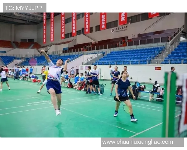 成都羽毛球队在挑战赛中以55分稳居积分榜首位展现强劲实力