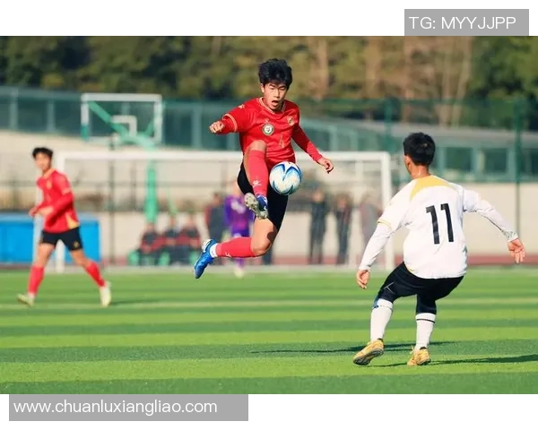 左脚踢足球的足球明星们如何用独特技艺征服绿茵场